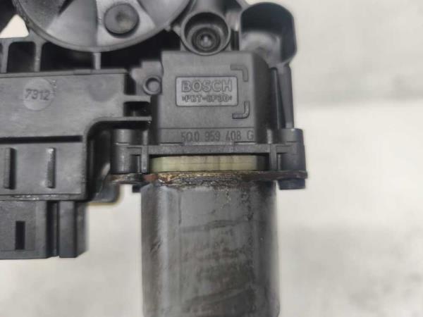 MOTEUR LEVE VITRE ARRIERE GAUCHE VW - Vue 3